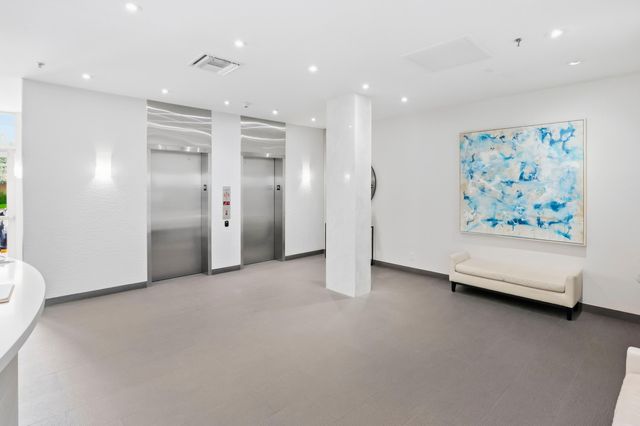 2200 NE 33rd Avenue 2J, Fort Lauderdale, FL 33305