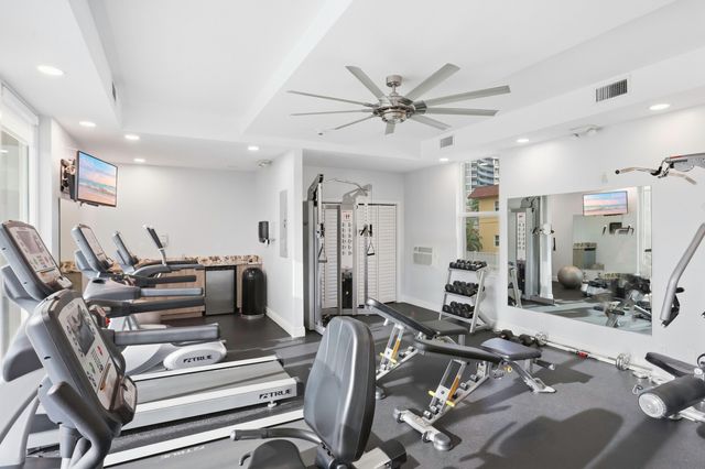 2200 NE 33rd Avenue 2J, Fort Lauderdale, FL 33305