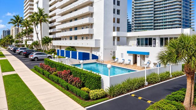 2200 NE 33rd Avenue 2J, Fort Lauderdale, FL 33305