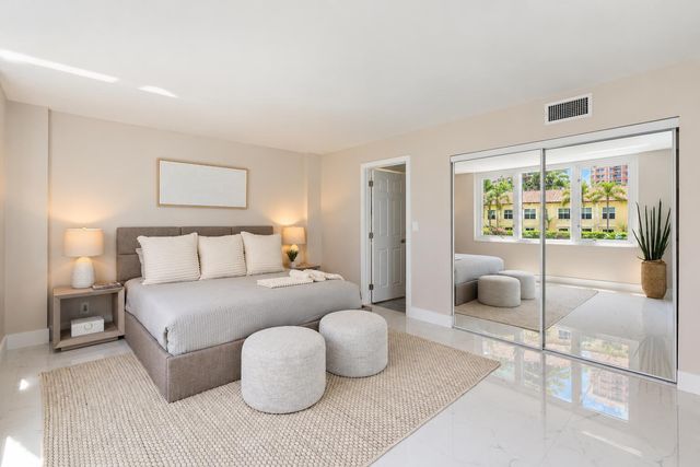2200 NE 33rd Avenue 2J, Fort Lauderdale, FL 33305