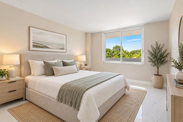 2200 NE 33rd Avenue 2J, Fort Lauderdale, FL 33305