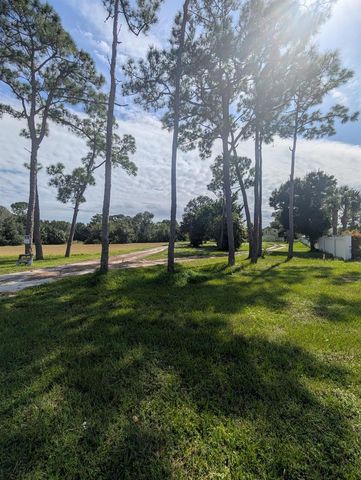 1500 SE Cove Road, Stuart, FL 34997