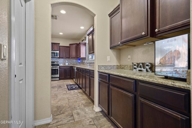 2072 ROBERT MINNIE Place A, El Paso, TX 79938