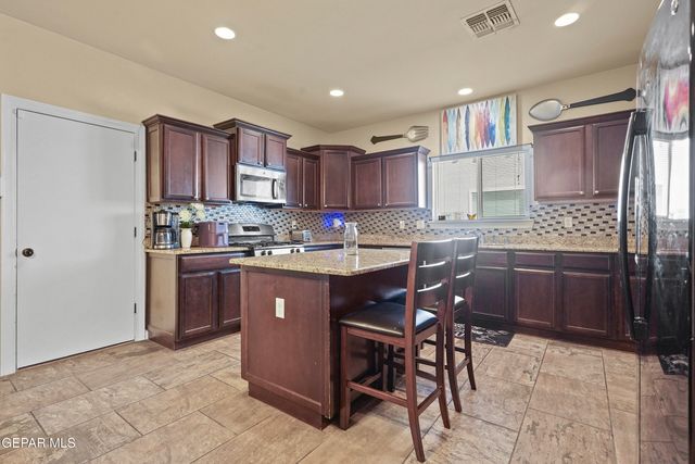 2072 ROBERT MINNIE Place A, El Paso, TX 79938