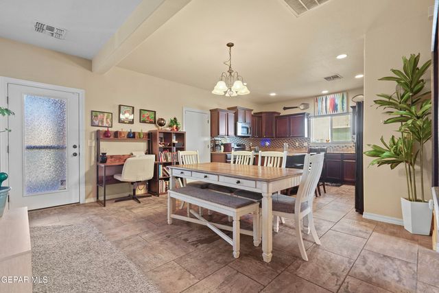 2072 ROBERT MINNIE Place A, El Paso, TX 79938