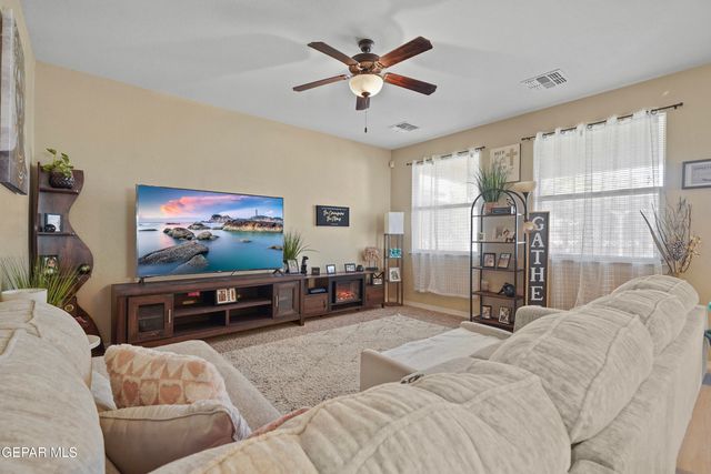 2072 ROBERT MINNIE Place A, El Paso, TX 79938