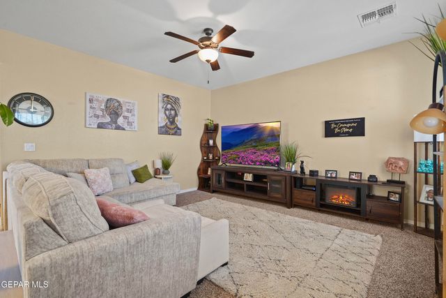 2072 ROBERT MINNIE Place A, El Paso, TX 79938