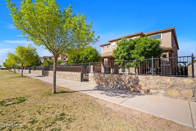 2072 ROBERT MINNIE Place A, El Paso, TX 79938