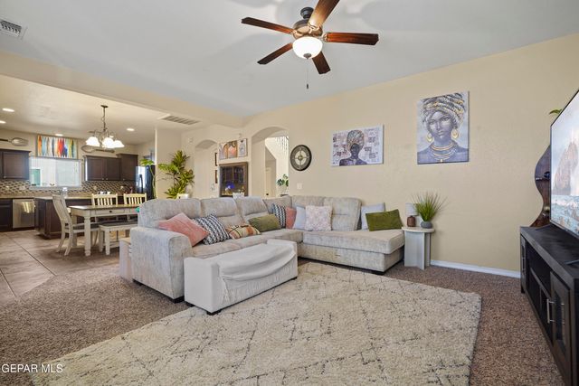 2072 ROBERT MINNIE Place A, El Paso, TX 79938