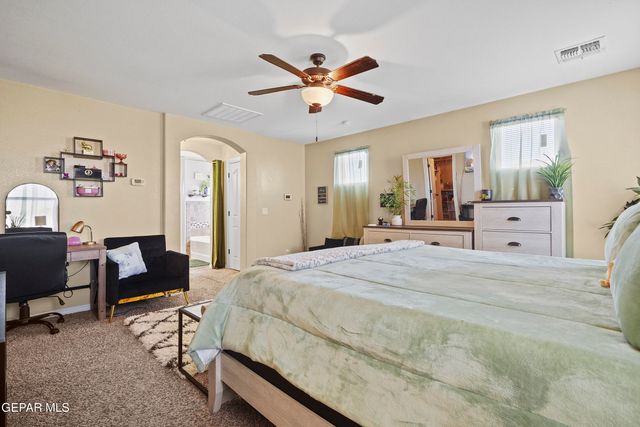 2072 ROBERT MINNIE Place A, El Paso, TX 79938