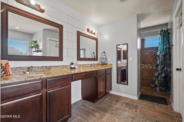 2072 ROBERT MINNIE Place A, El Paso, TX 79938