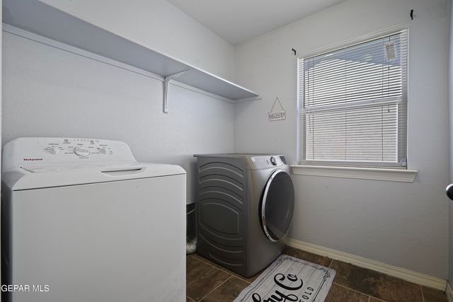 2072 ROBERT MINNIE Place A, El Paso, TX 79938