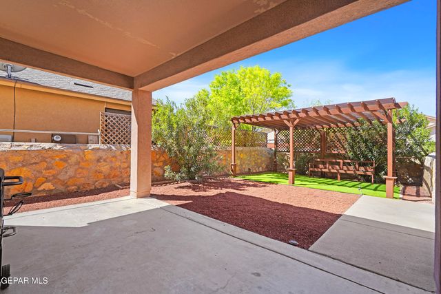 2072 ROBERT MINNIE Place A, El Paso, TX 79938