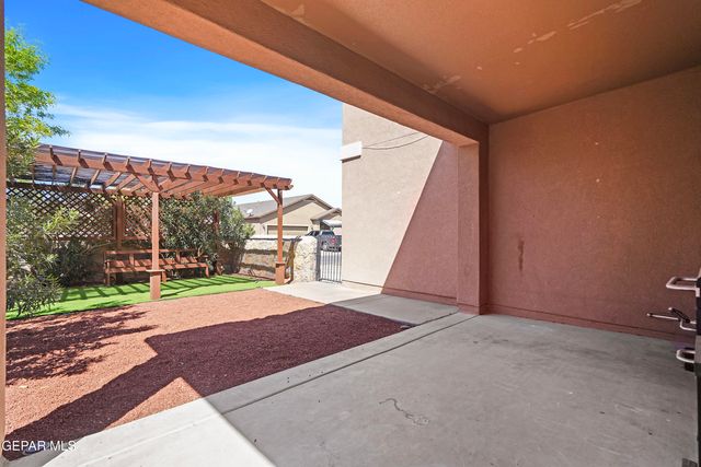 2072 ROBERT MINNIE Place A, El Paso, TX 79938