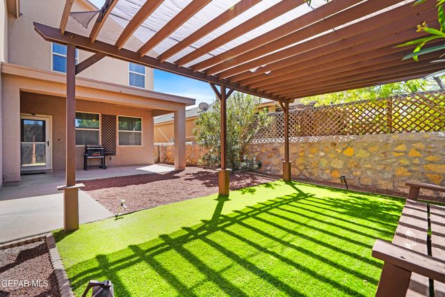 2072 ROBERT MINNIE Place A, El Paso, TX 79938