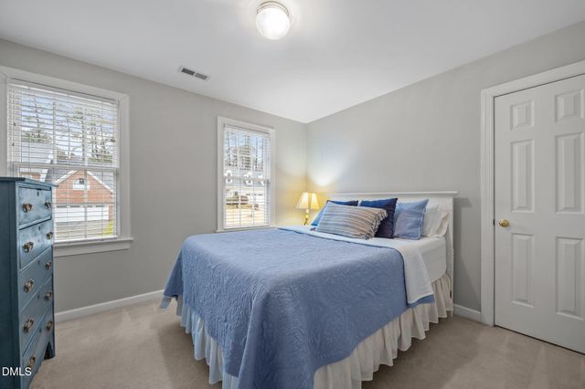 102 Parkroyale Lane, Cary, NC 27519