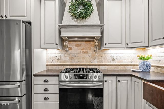 102 Parkroyale Lane, Cary, NC 27519