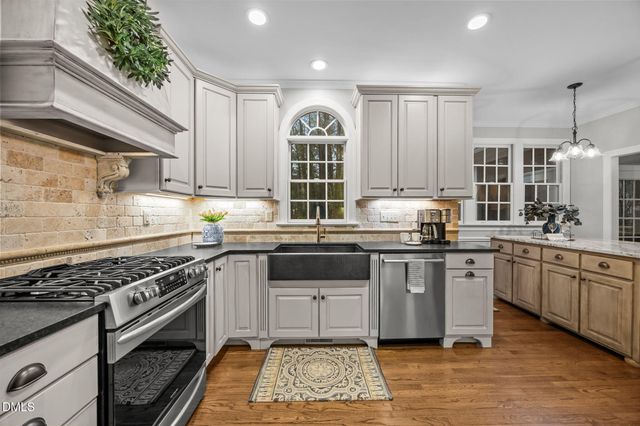 102 Parkroyale Lane, Cary, NC 27519