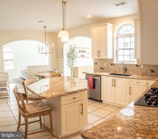 208 BELGIAN DR, Spring City, PA 19475