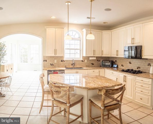 208 BELGIAN DR, Spring City, PA 19475