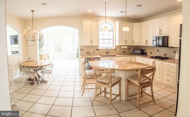 208 BELGIAN DR, Spring City, PA 19475