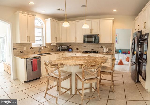 208 BELGIAN DR, Spring City, PA 19475