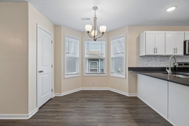 204 Woodland Valley Ln, Clarksville, TN 37040