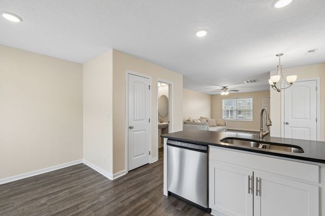 204 Woodland Valley Ln, Clarksville, TN 37040