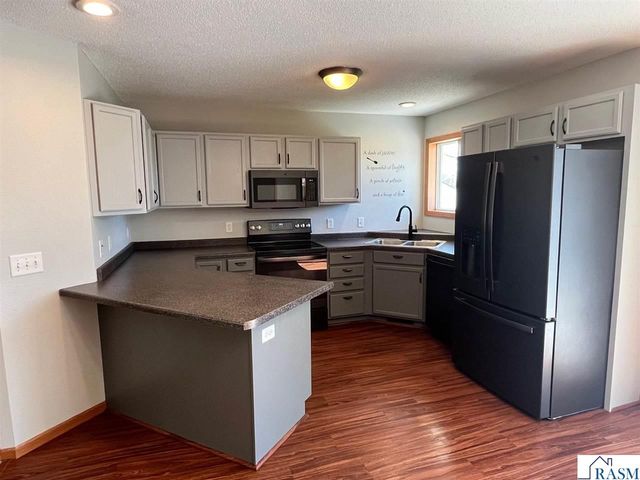 1232 SW Menk Drive, St. Peter, MN 56082