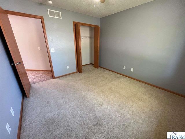 1232 SW Menk Drive, St. Peter, MN 56082
