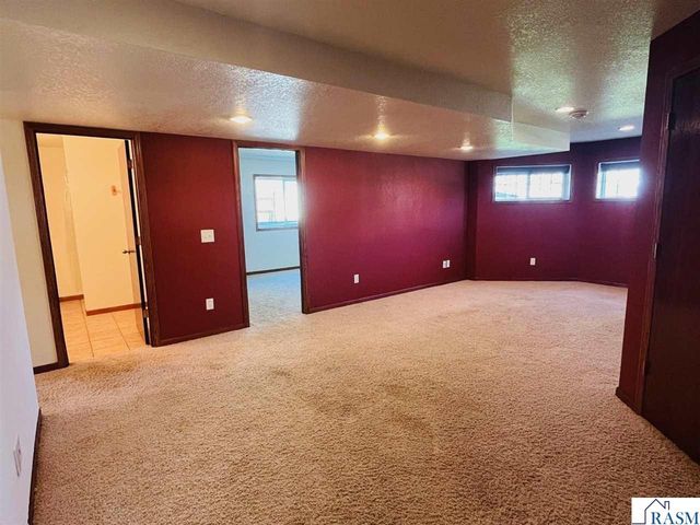 1232 SW Menk Drive, St. Peter, MN 56082