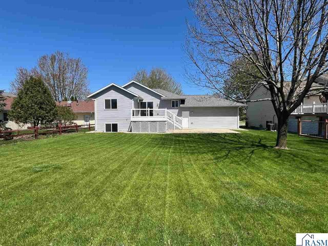1232 SW Menk Drive, St. Peter, MN 56082