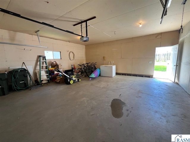 1232 SW Menk Drive, St. Peter, MN 56082