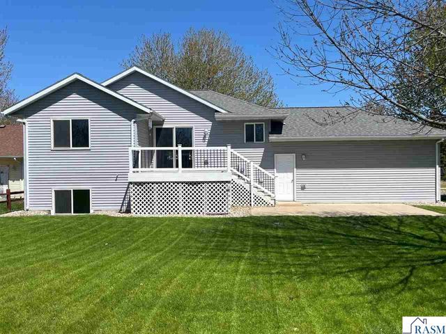 1232 SW Menk Drive, St. Peter, MN 56082