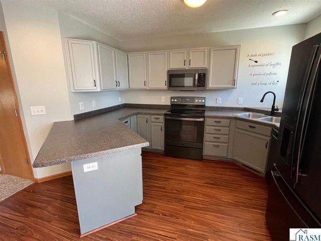 1232 SW Menk Drive, St. Peter, MN 56082