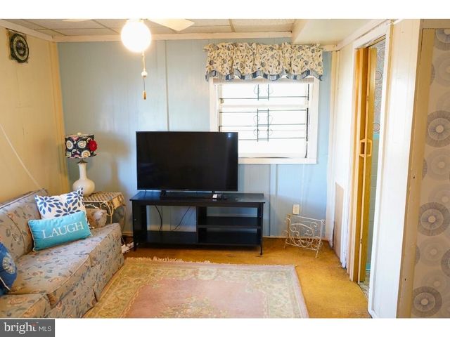 8301 LEGATION RD, Hyattsville, MD 20784