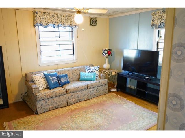 8301 LEGATION RD, Hyattsville, MD 20784