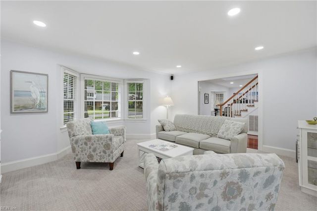 3913 Regal CT, Virginia Beach, VA 23452