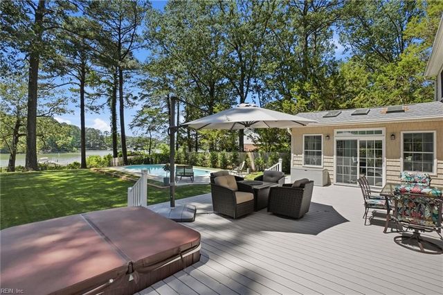 3913 Regal CT, Virginia Beach, VA 23452