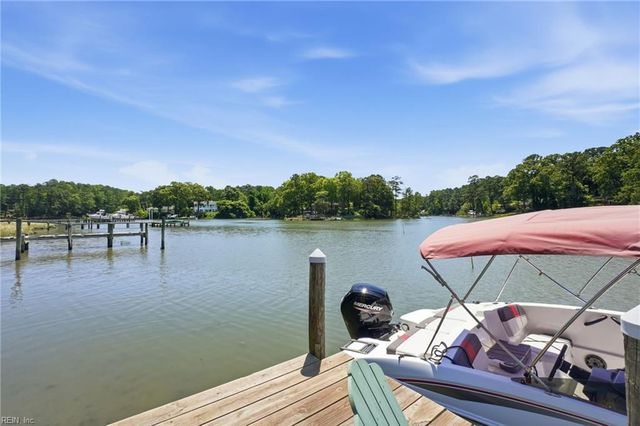 3913 Regal CT, Virginia Beach, VA 23452