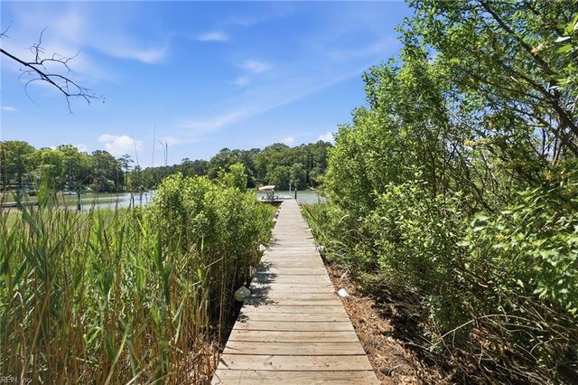 3913 Regal CT, Virginia Beach, VA 23452
