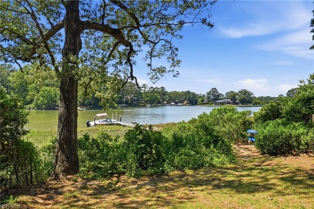3913 Regal CT, Virginia Beach, VA 23452