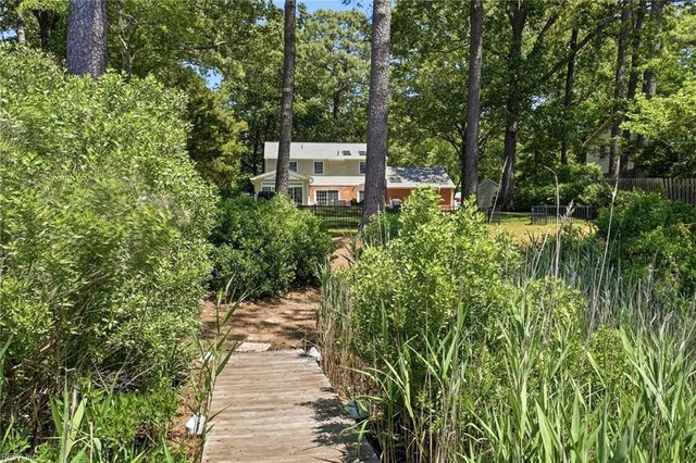 3913 Regal CT, Virginia Beach, VA 23452