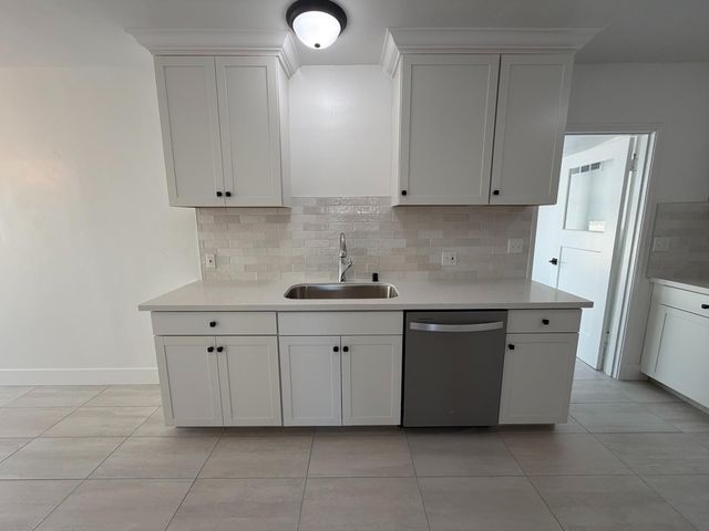 74 E Garland Avenue, Fresno, CA 93704