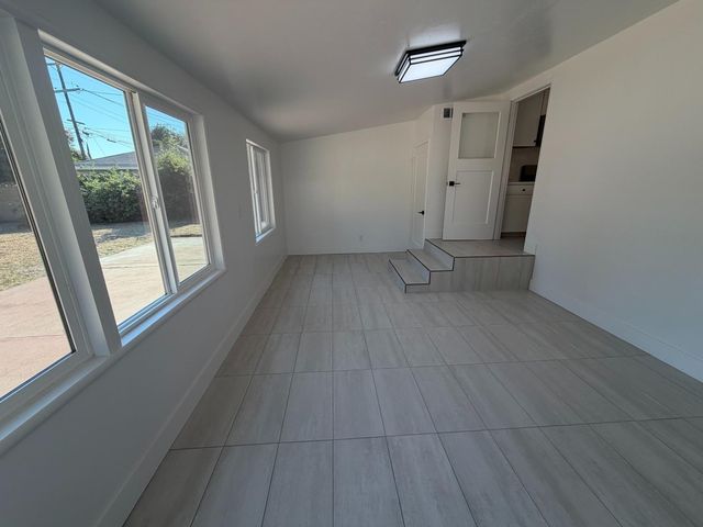 74 E Garland Avenue, Fresno, CA 93704
