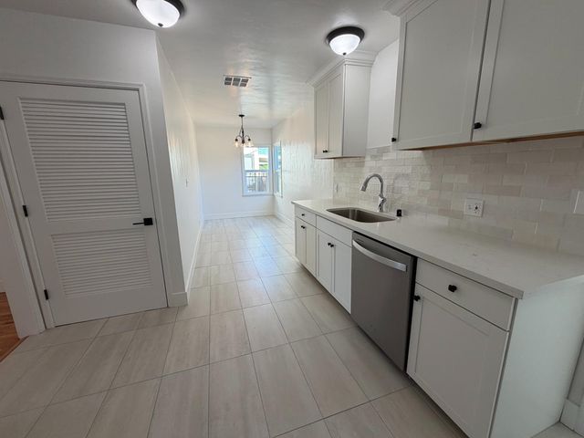 74 E Garland Avenue, Fresno, CA 93704