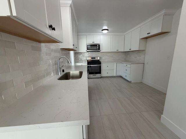 74 E Garland Avenue, Fresno, CA 93704
