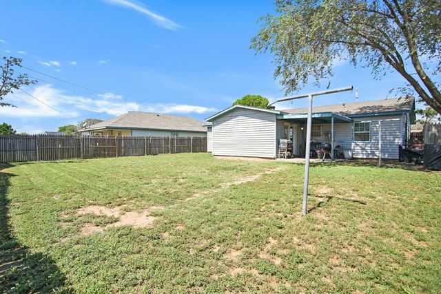 1810 E Colgate Street, Lubbock, TX 79403