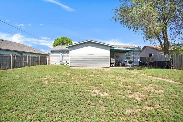 1810 E Colgate Street, Lubbock, TX 79403