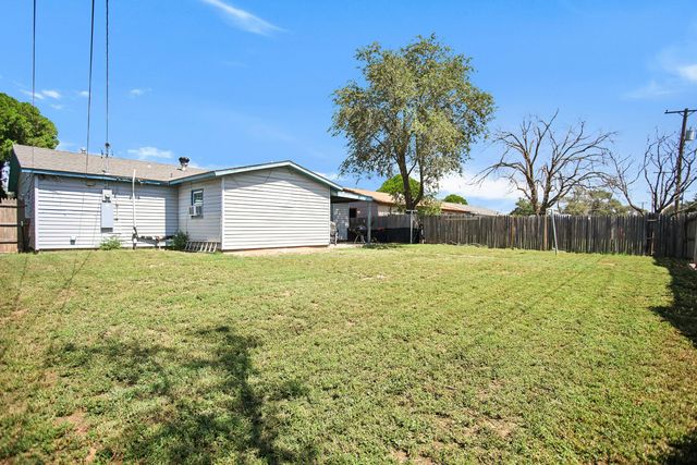 1810 E Colgate Street, Lubbock, TX 79403